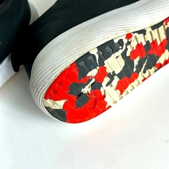 UNDER ARMOUR Youth 6 UA Charged 24/7 Low Black Anthem Red Lace Up Sneakers - Picture 13 of 13